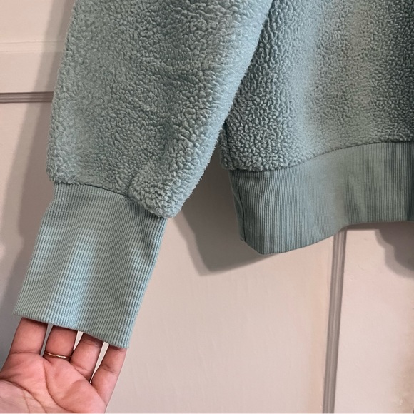 Sherpa Pullover/Sweater - Picture 4 of 4